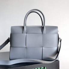 Mens Bottega Veneta Briefcases